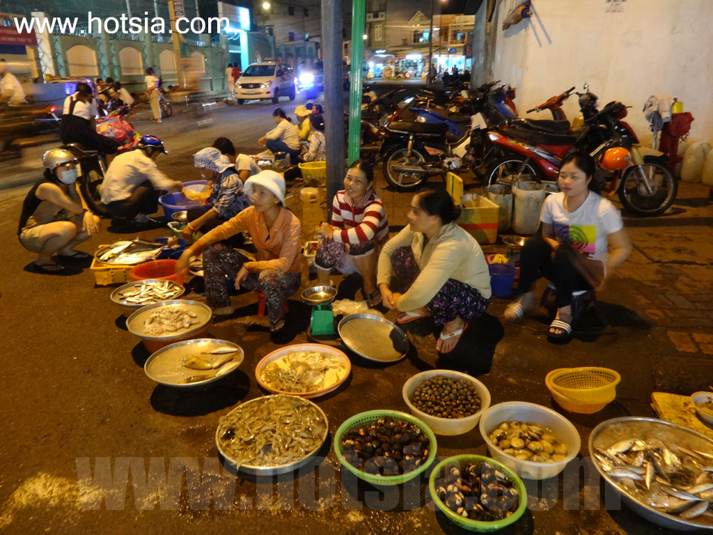จังหวัดบ่าเสียะ-หวุงเต่า ตลาดอาหารทะเลกลางคืน