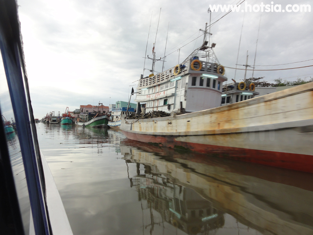 จังหวัดกาเมา(Ca Mau) เรือจากลักย้าไปกาเมา (Boat from Rach Gia to Ca Mau)