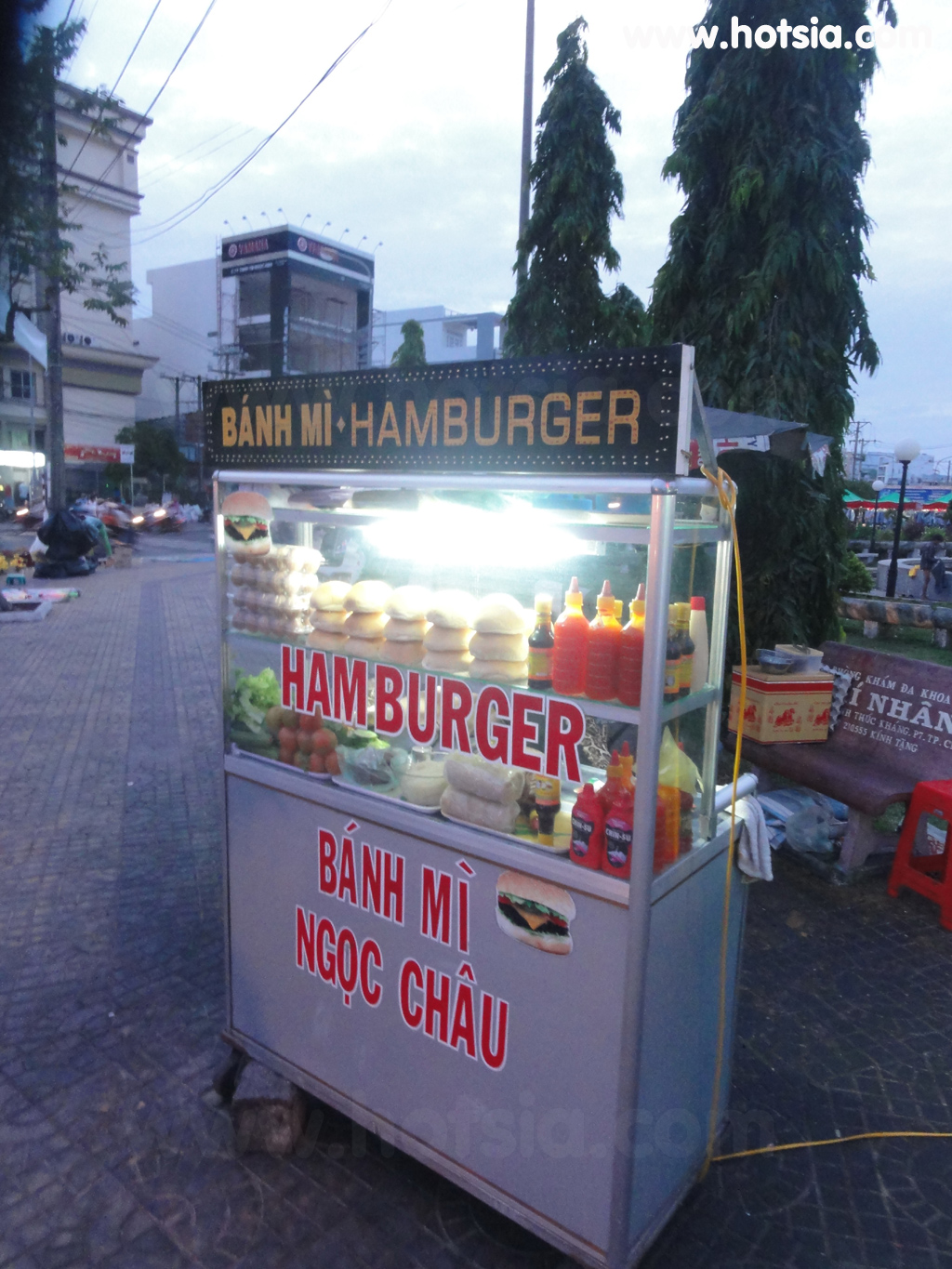 จังหวัดก่าเมา(Ca Mau vietnam) แฮมเบอเกอร์เมืองก่าเมา (Ca Mau)
