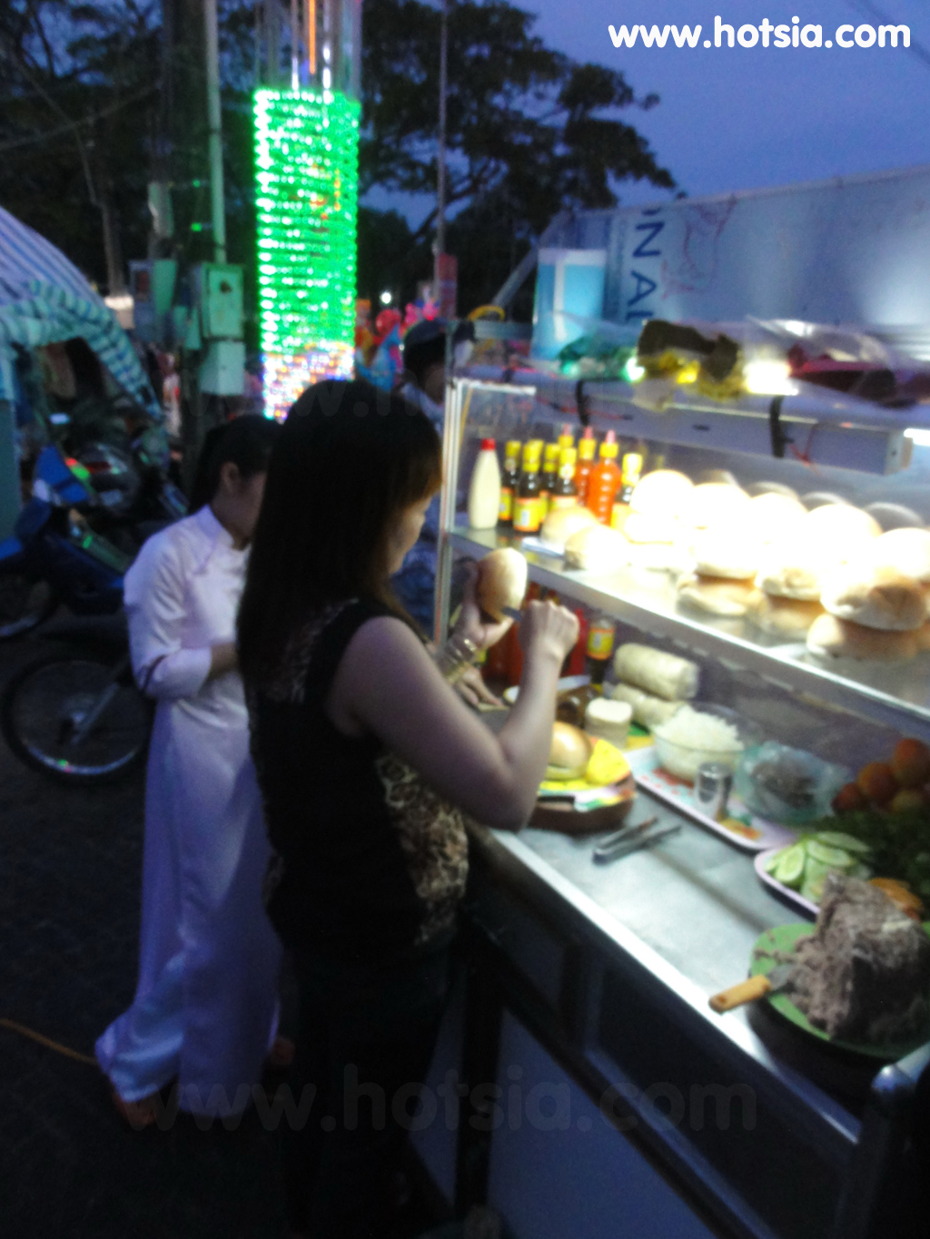 จังหวัดก่าเมา(Ca Mau vietnam) แฮมเบอเกอร์เมืองก่าเมา (Ca Mau)