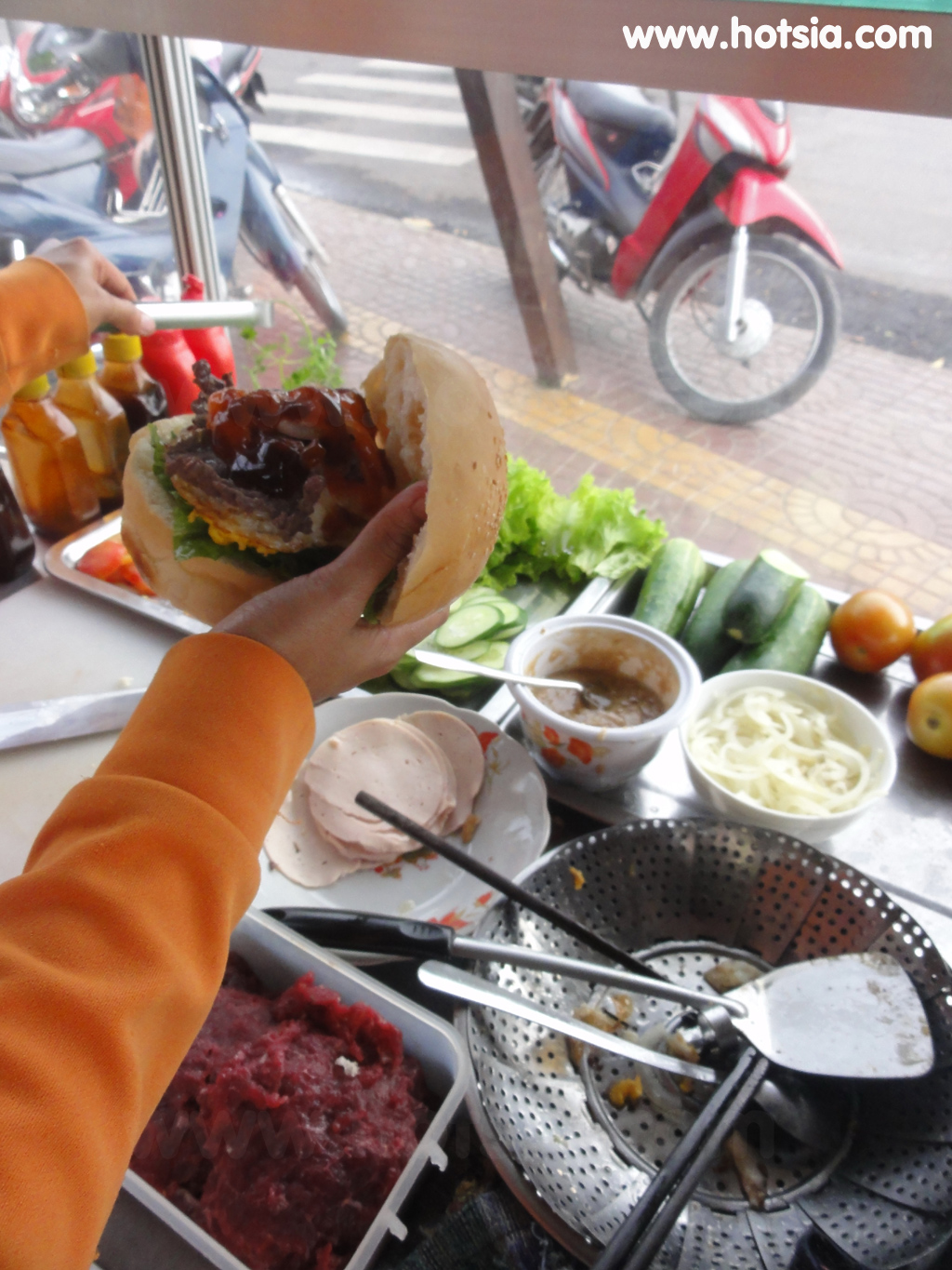 จังหวัดก่าเมา(Ca Mau vietnam) แฮมเบอเกอร์เมืองก่าเมา (Ca Mau)