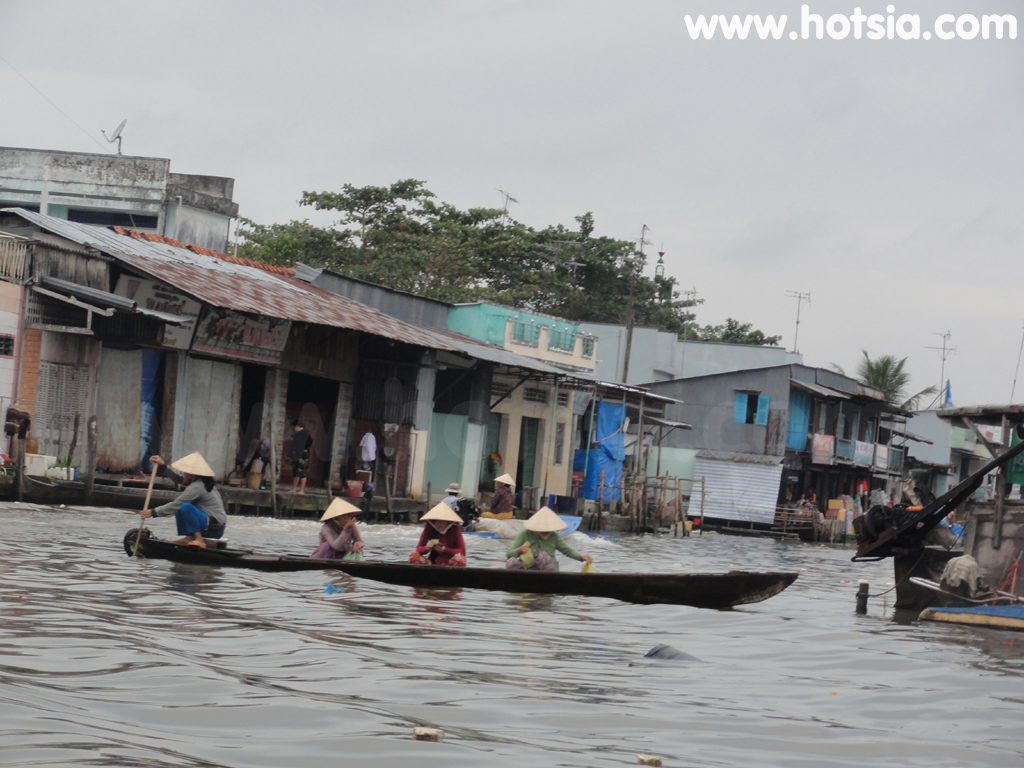 จังหวัดคันโถ (เกิ่มเทอ Can Tho) เรือโดยสารจากจังวัดกาเมา (Ca Mau) มา เกิ่นเทอ (Can Tho)