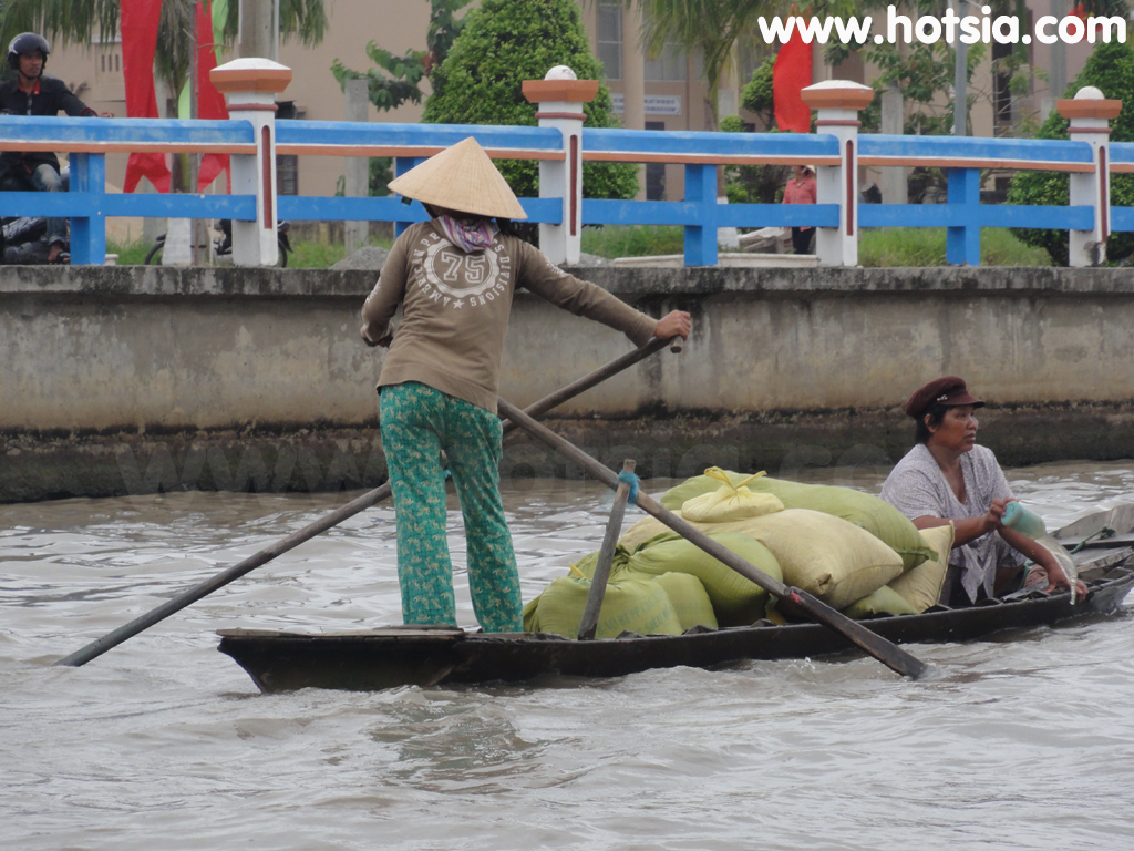 จังหวัดคันโถ (เกิ่มเทอ Can Tho) เรือโดยสารจากจังวัดกาเมา (Ca Mau) มา เกิ่นเทอ (Can Tho)