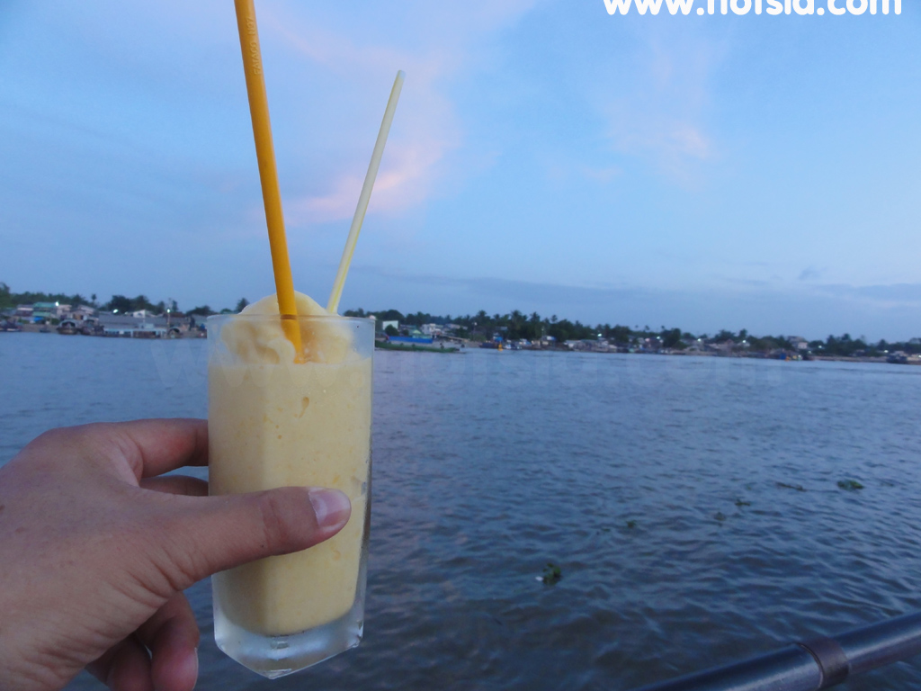 จังหวัดคันโถ (เกิ่มเทอ Can Tho) กินน้ำปั่นริมแม่น้ำโขง(สาขา)