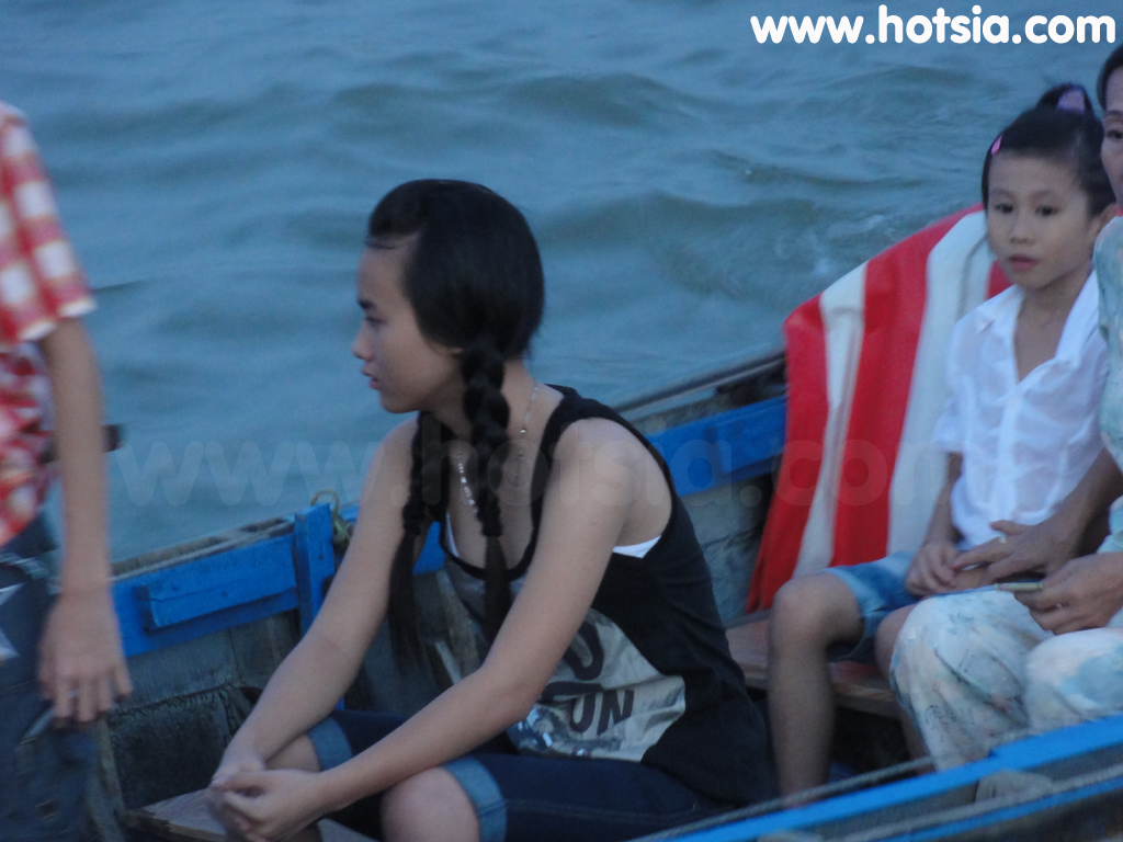 จังหวัดคันโถ (เกิ่มเทอ Can Tho) กินน้ำปั่นริมแม่น้ำโขง(สาขา)
