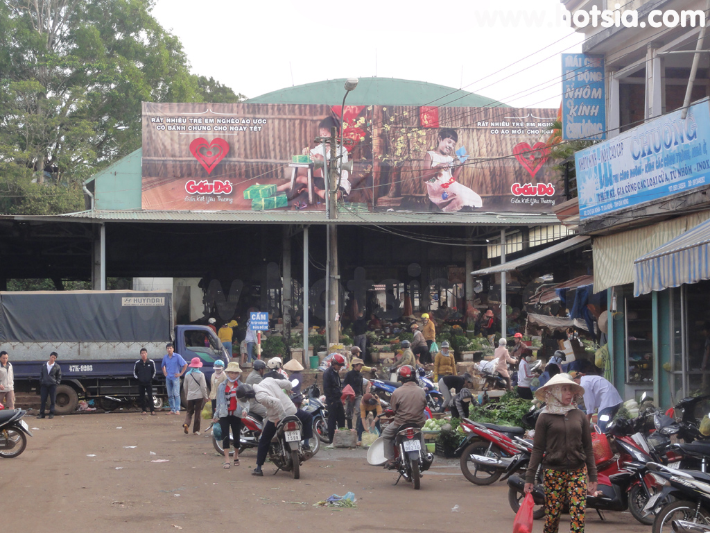 ดักโนง Dak Nong ตลาดเช้ายาเงี๋ย(Gai Nghia )