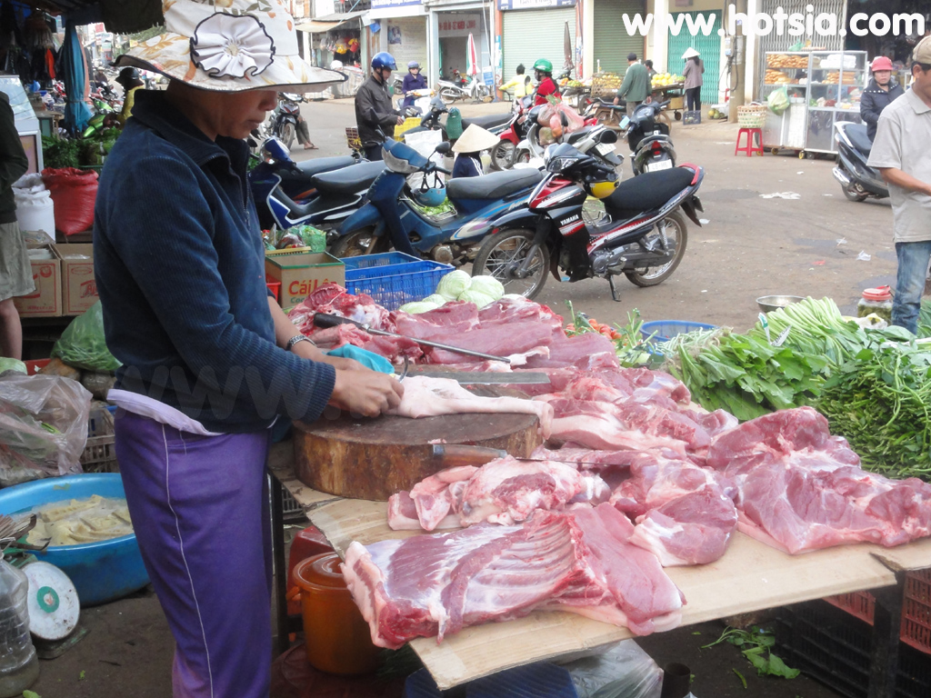 ดักโนง Dak Nong ตลาดเช้ายาเงี๋ย(Gai Nghia )