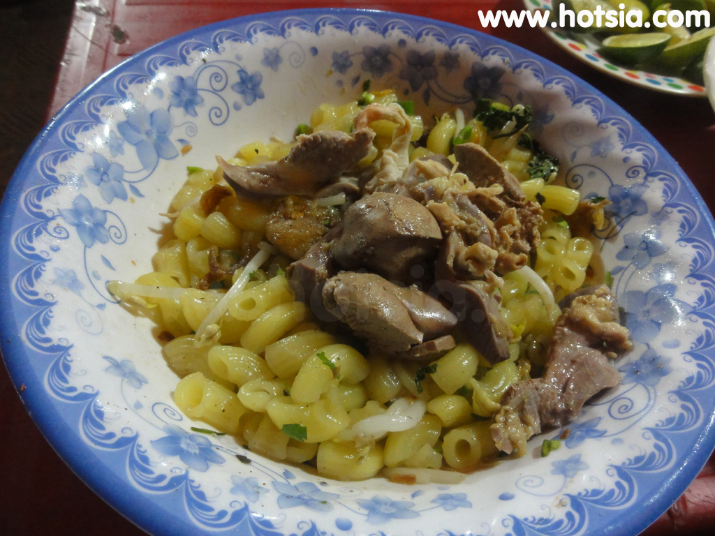 ดักโนง Dak Nong มักกะโรนีเครื่องในเป็ดเมืองยาเงี๋ย(Gai Nghia Noodle)