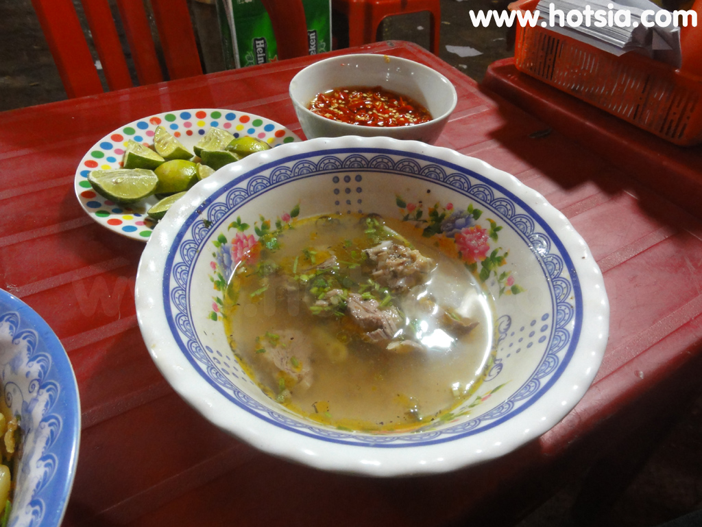 ดักโนง Dak Nong มักกะโรนีเครื่องในเป็ดเมืองยาเงี๋ย(Gai Nghia Noodle)