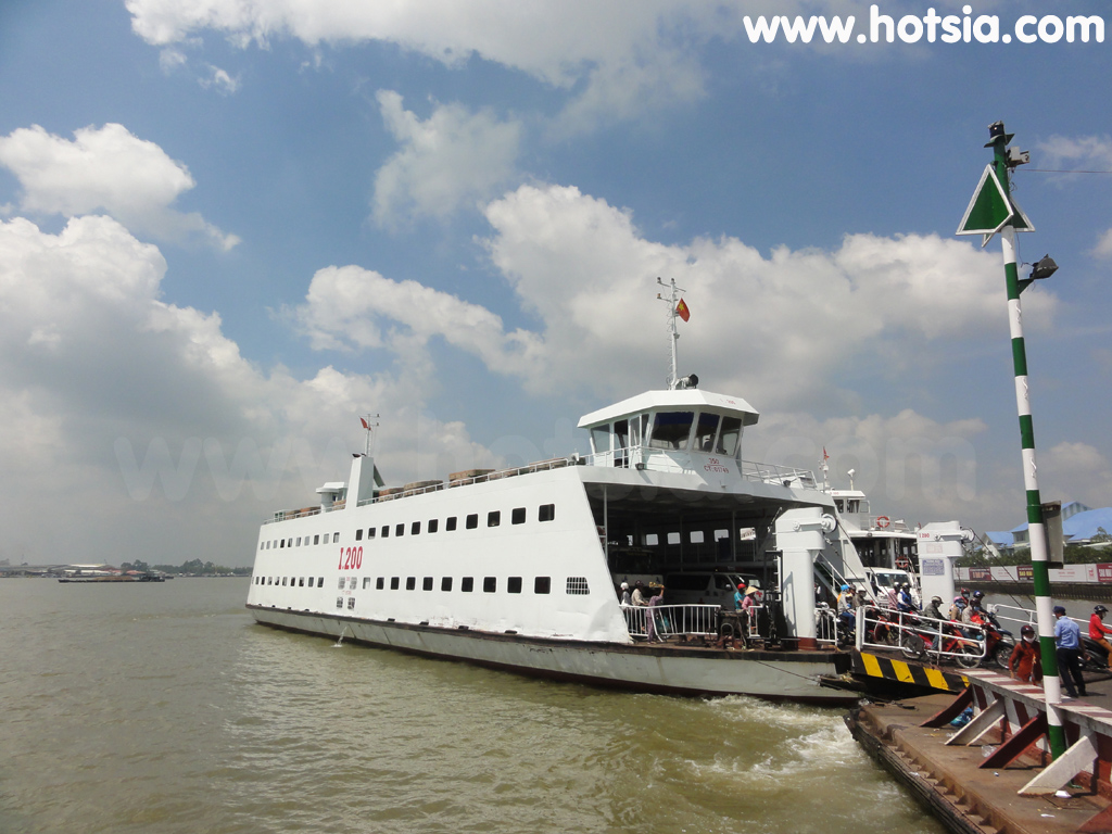 ด่งทัป Dong Thap ข้ามฝากเรือไปจังหวัดอันเกียง(An Giang)