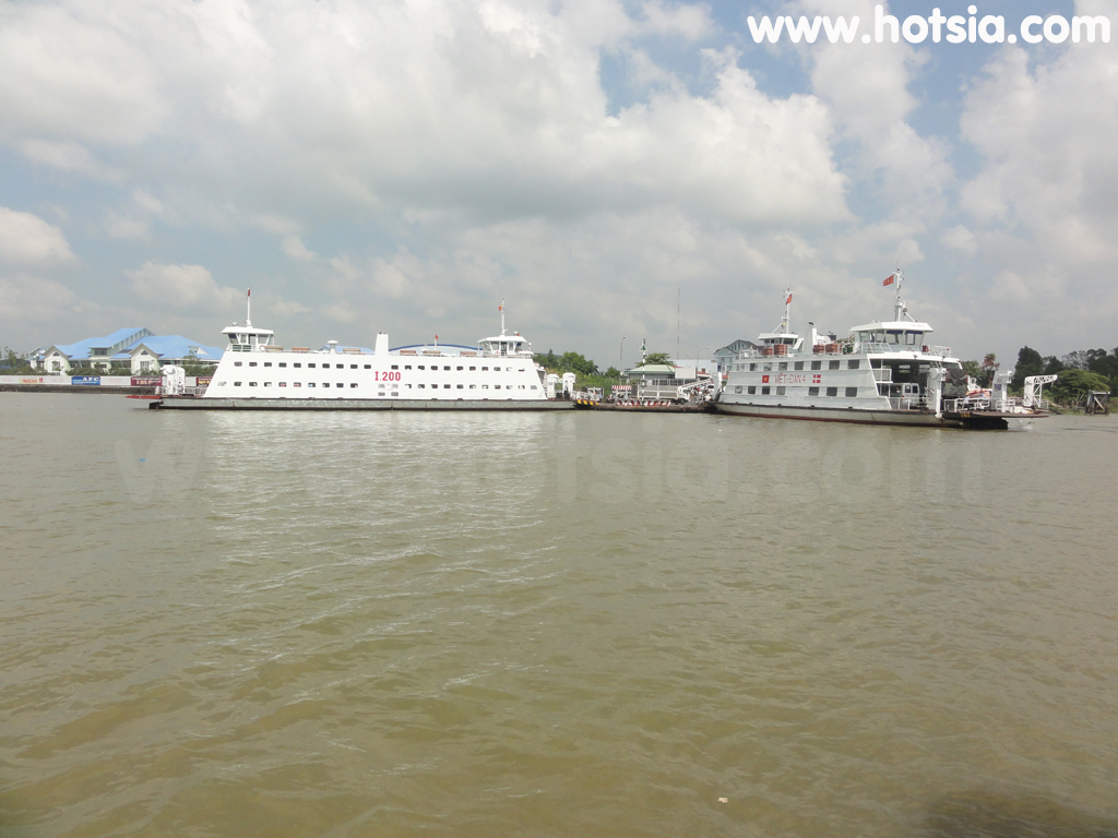 ด่งทัป Dong Thap ข้ามฝากเรือไปจังหวัดอันเกียง(An Giang)
