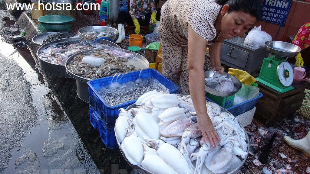 จังหวัดด่งนาย ตลาดเช้าดงไน