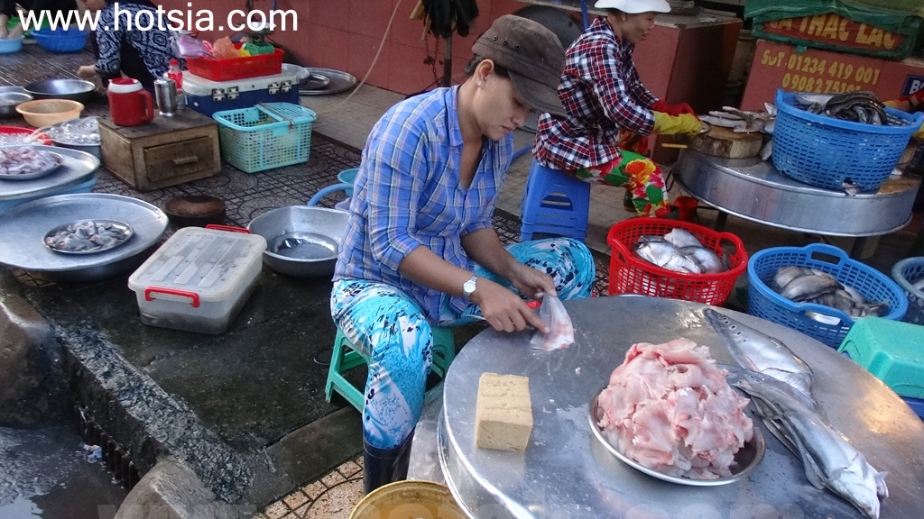 จังหวัดด่งนาย ตลาดเช้าดงไน