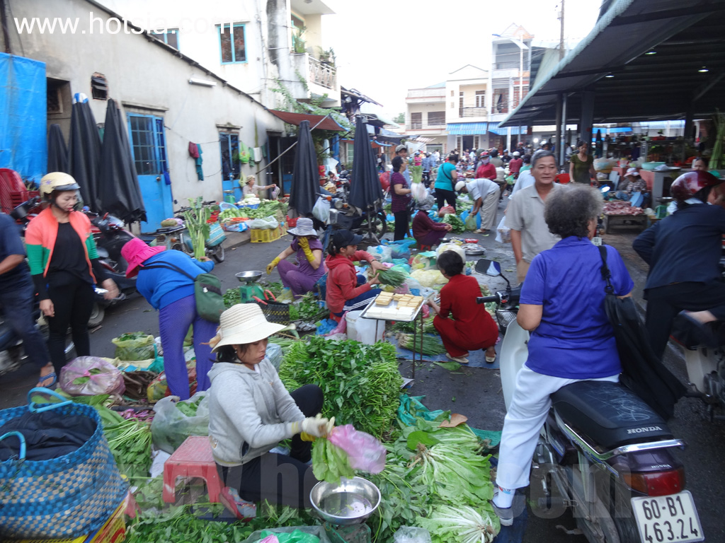 จังหวัดด่งนาย ตลาดเช้าดงไน
