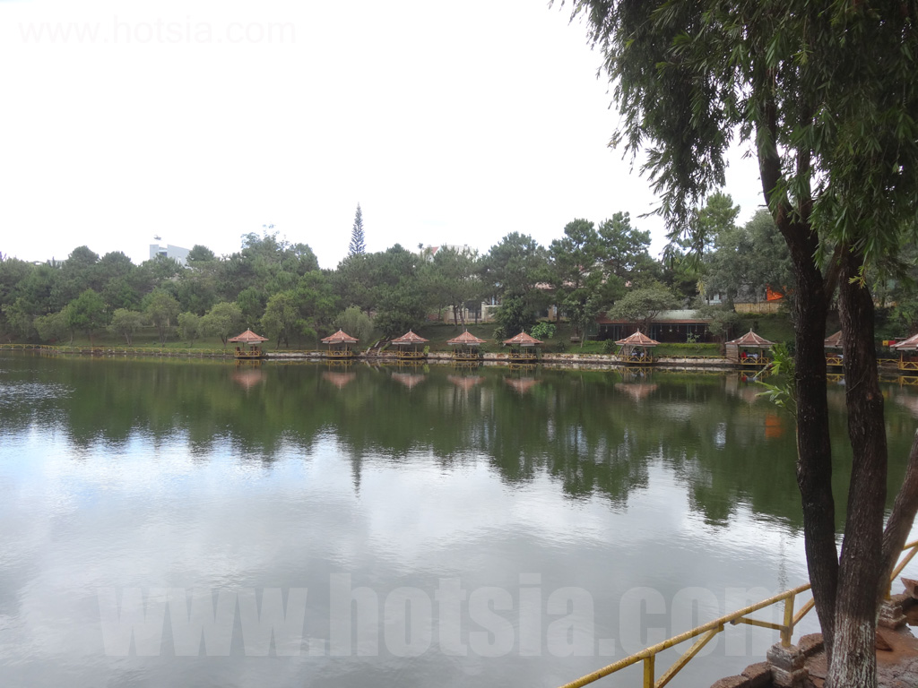 จังหวัดญาลาย ทะเลสาบเปลกู ญาลาย เวียดนาม