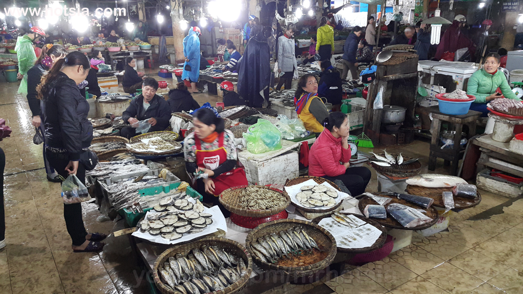 จังหวัดห่าติ่ญ ตลาดเช้า ตลาดเย็น จังหวัดห่าติ่ญ
