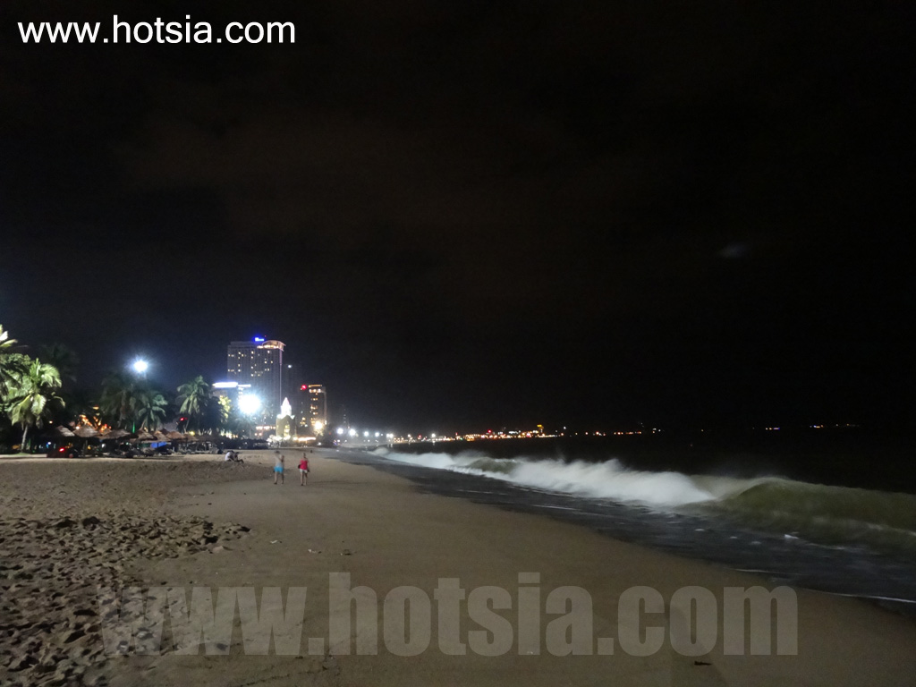 เที่ยวเวียดนามด้วยตัวเอง จังหวัดแทงหวา ทะเลญาจาง (Nha Trang sea beach)