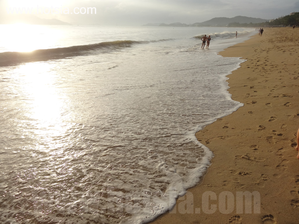 เที่ยวเวียดนามด้วยตัวเอง จังหวัดแทงหวา ทะเลญาจาง (Nha Trang sea beach)