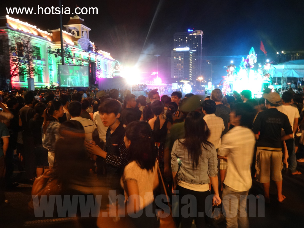 เที่ยวเวียดนามด้วยตัวเอง จังหวัดแทงหวา ถนนคนเดินญาจาง (Nha Trang walking street)