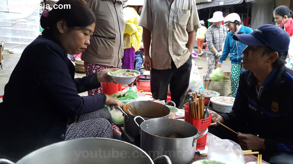 แบกเป้ฮอยอัน อาหารการกินชาว ฮอยอัน จัวหวัดกว๋างนาม 2559