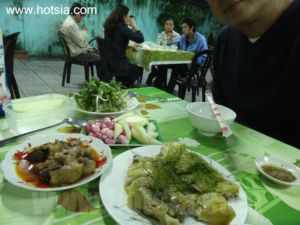 เที่ยวจังหวัดกวั๋งนาม อาหารการกิน