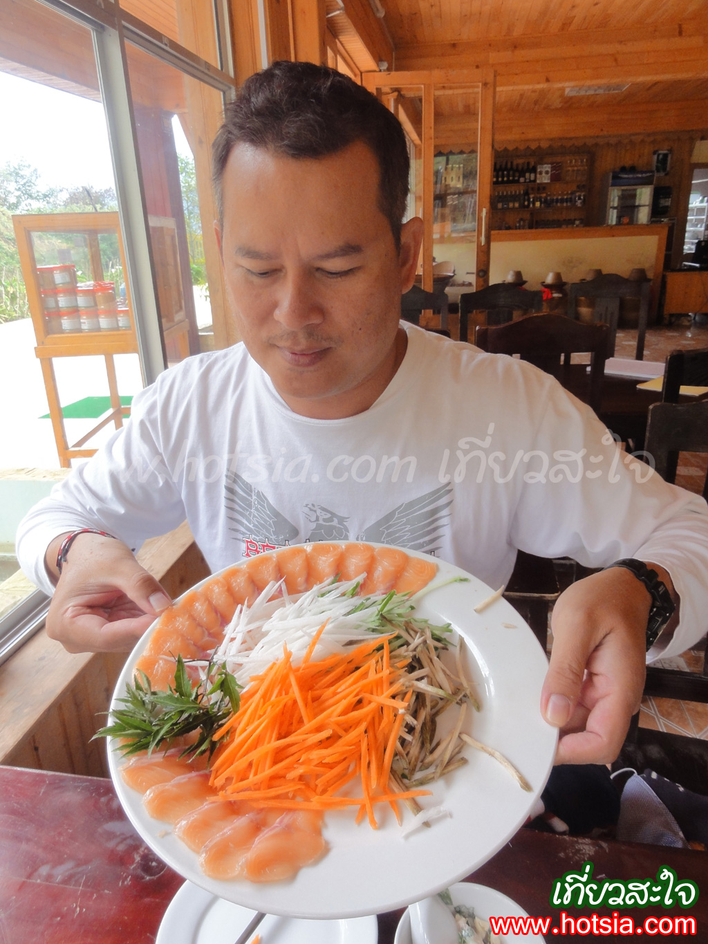 เที่ยวเวียดนาม เที่ยวซาปา กินปลาแซลมอลดิบในซาปา