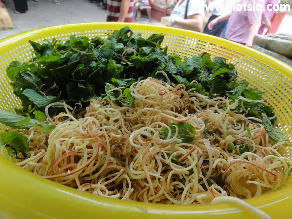 ช็อกจรัง Soc Trang ก๋วยเตี๋ยวน้ำปลาร้า