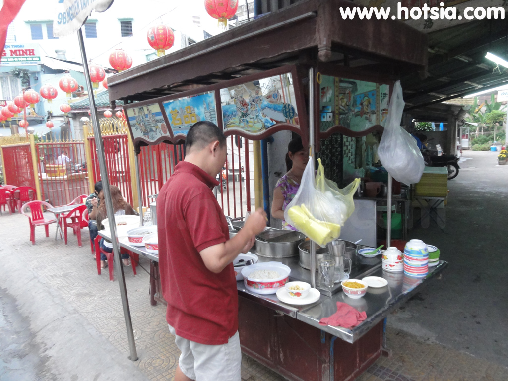 เที่ยวจังหวัดช็อกจรัง(Soc trang) เต้าทึงเย็นใส่ไข่