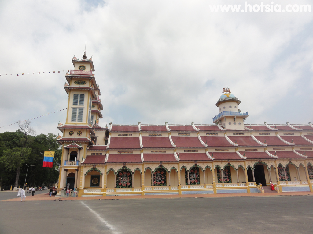 เตยนิญ Tay Ninh วัดของศาสนาเกาได๋ (Cao Dai)