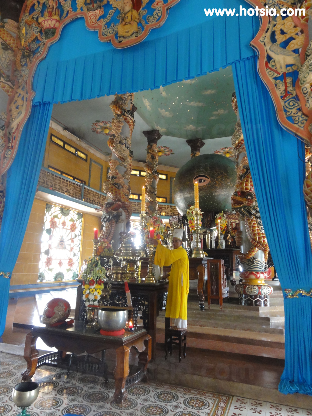 เตยนิญ Tay Ninh วัดของศาสนาเกาได๋ (Cao Dai)