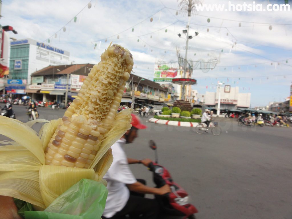 จร่าวิญ Tra Vinh ข้าวโพดต้มเมืองจร่าวิญ(Tra Vinh)
