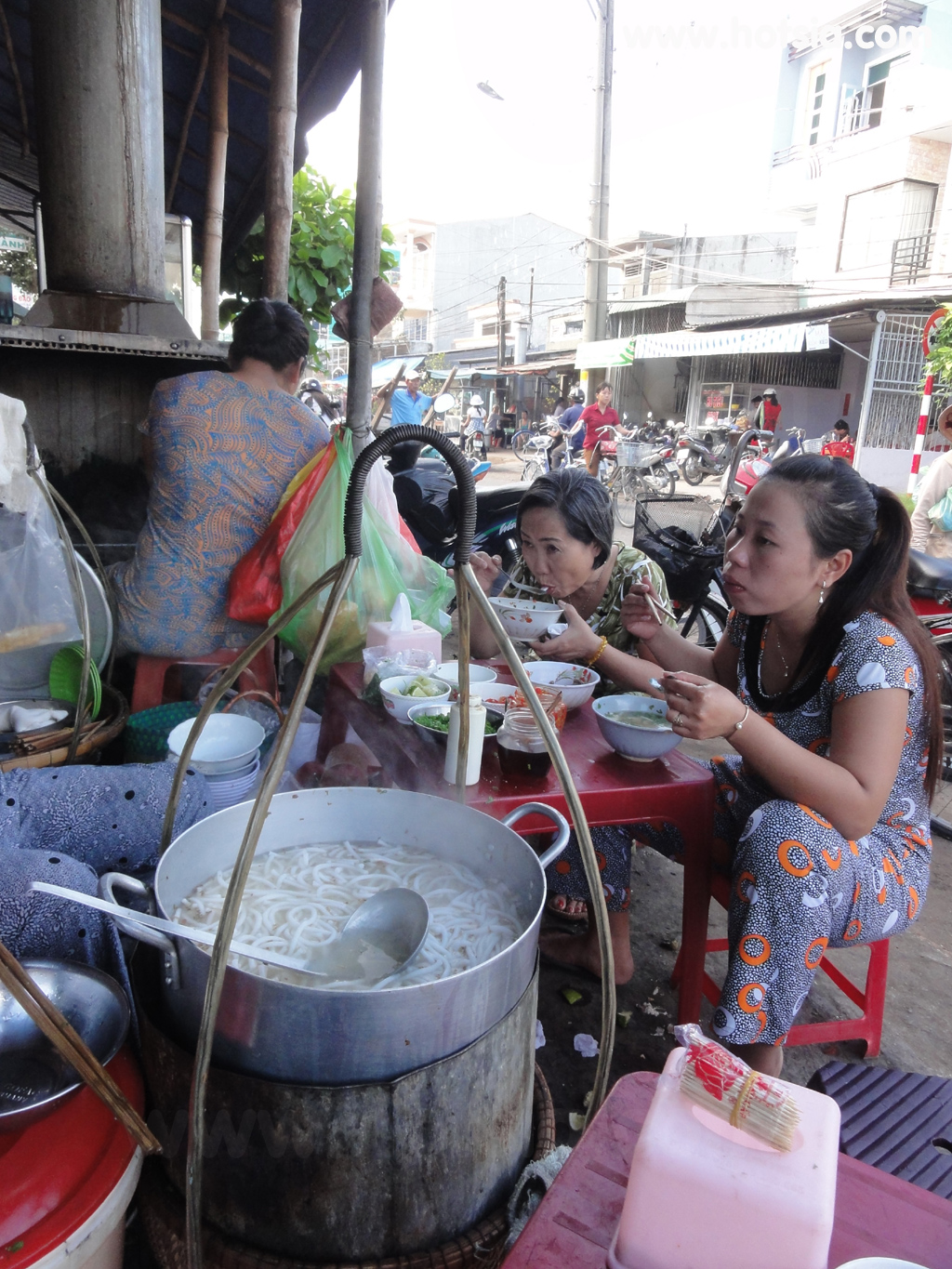 จร่าวิญ Tra Vinh ต้มเส้นปลาช่อน