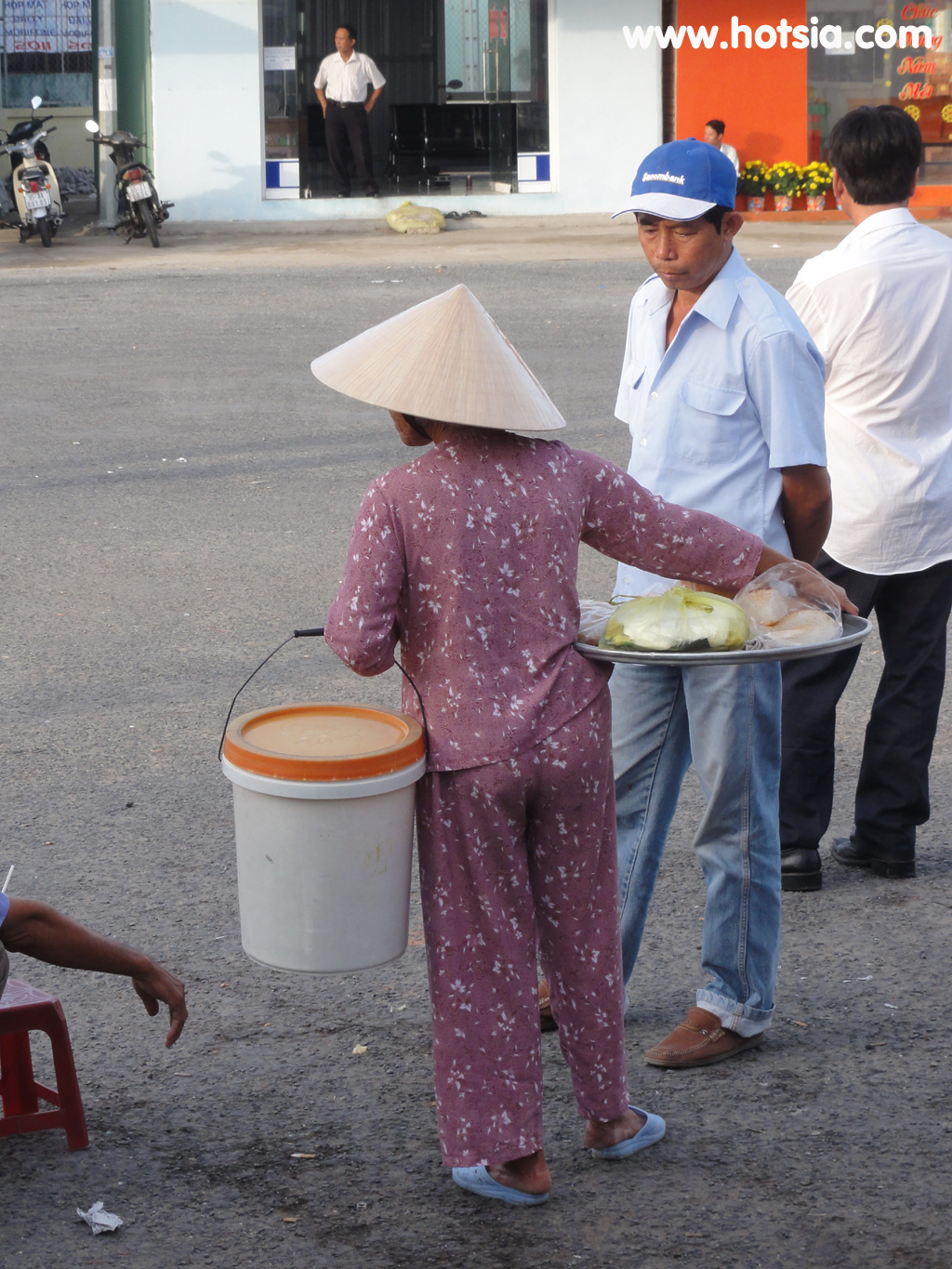 ก๋วยเตี๋ยว 12 บาท เมืองหวีทัน (Vi Thanh) จังหวัดโห่วยาง (Hau Giang) เวียดนาม